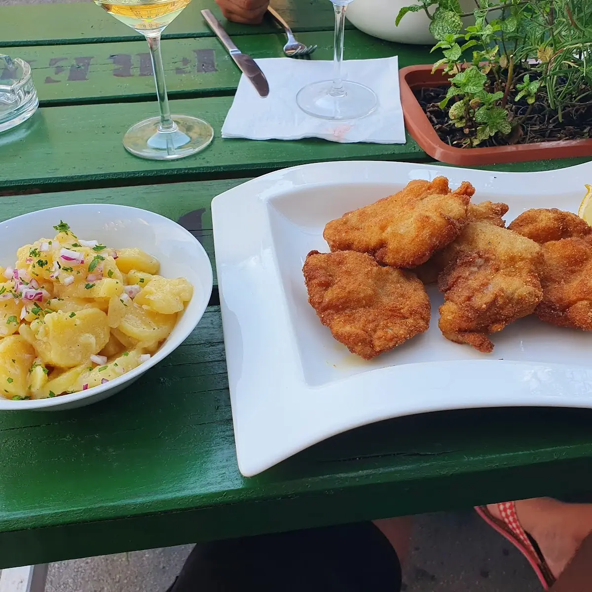 Steirischer Backhendlsalat
