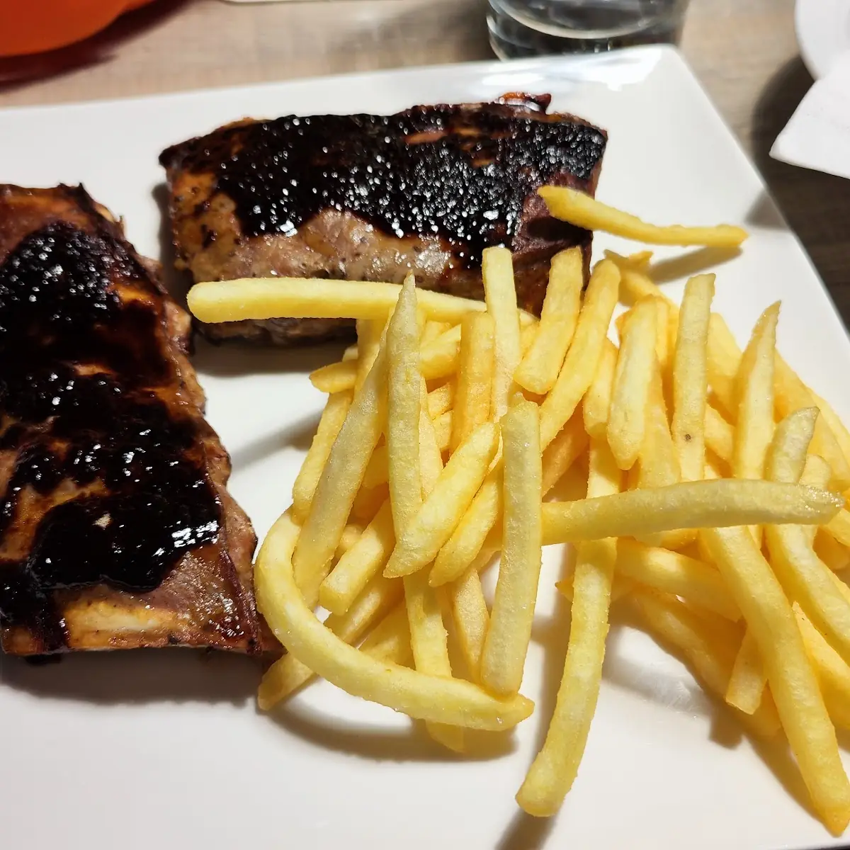 Rippchen Mit Pommes