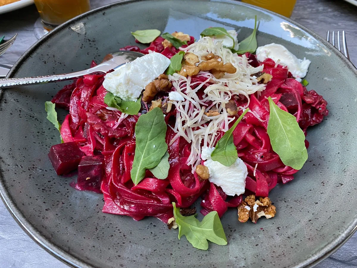 Bandnudeln Rote Beete Walnüssen Und Ricotta