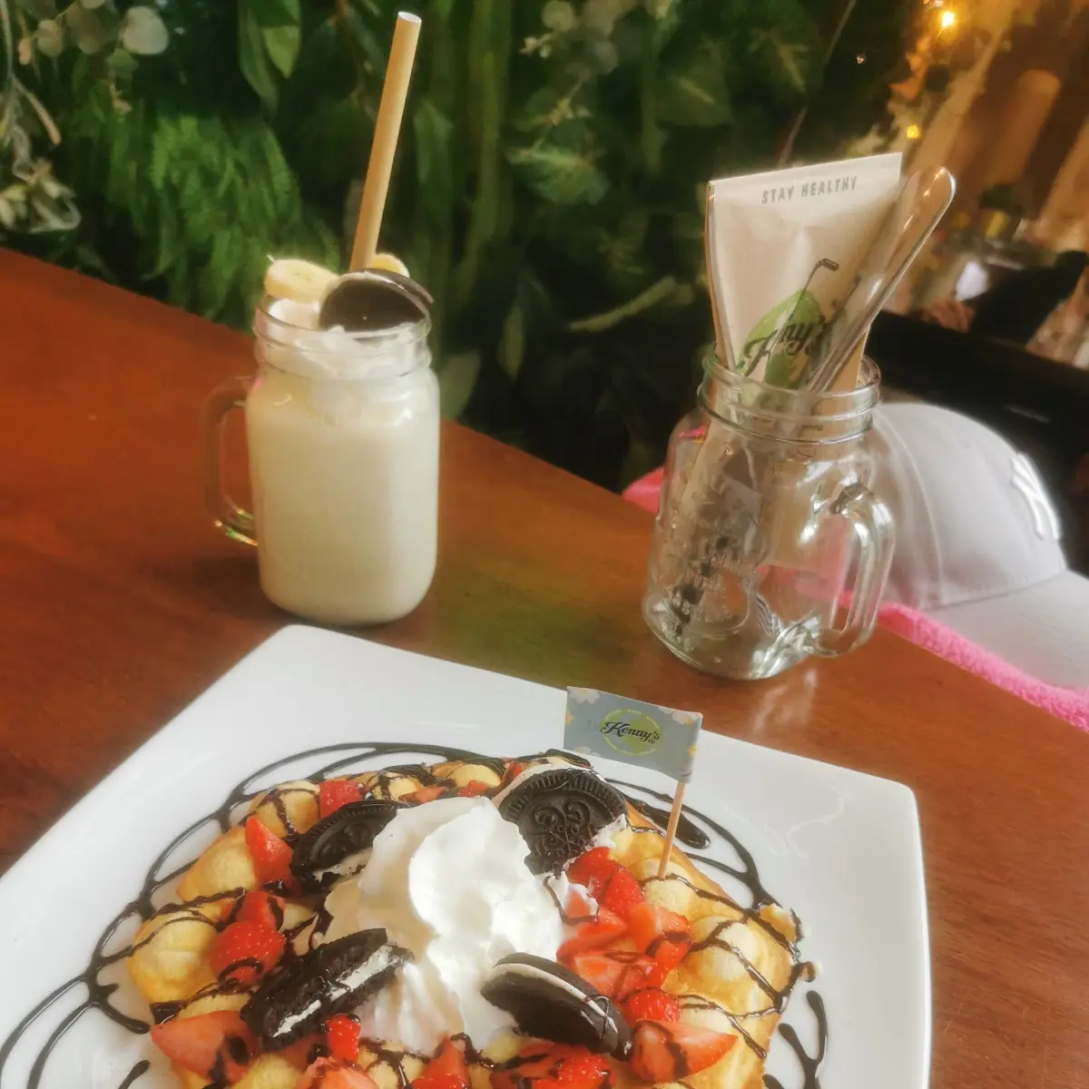 Oreo Style Waffle & Bananashake