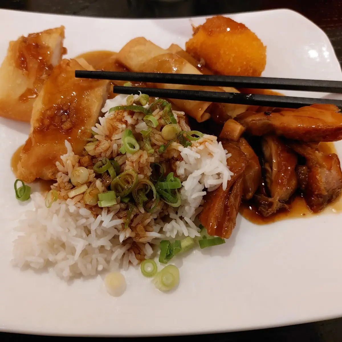 Gebratene Ente Mit Reis Und Krabbe