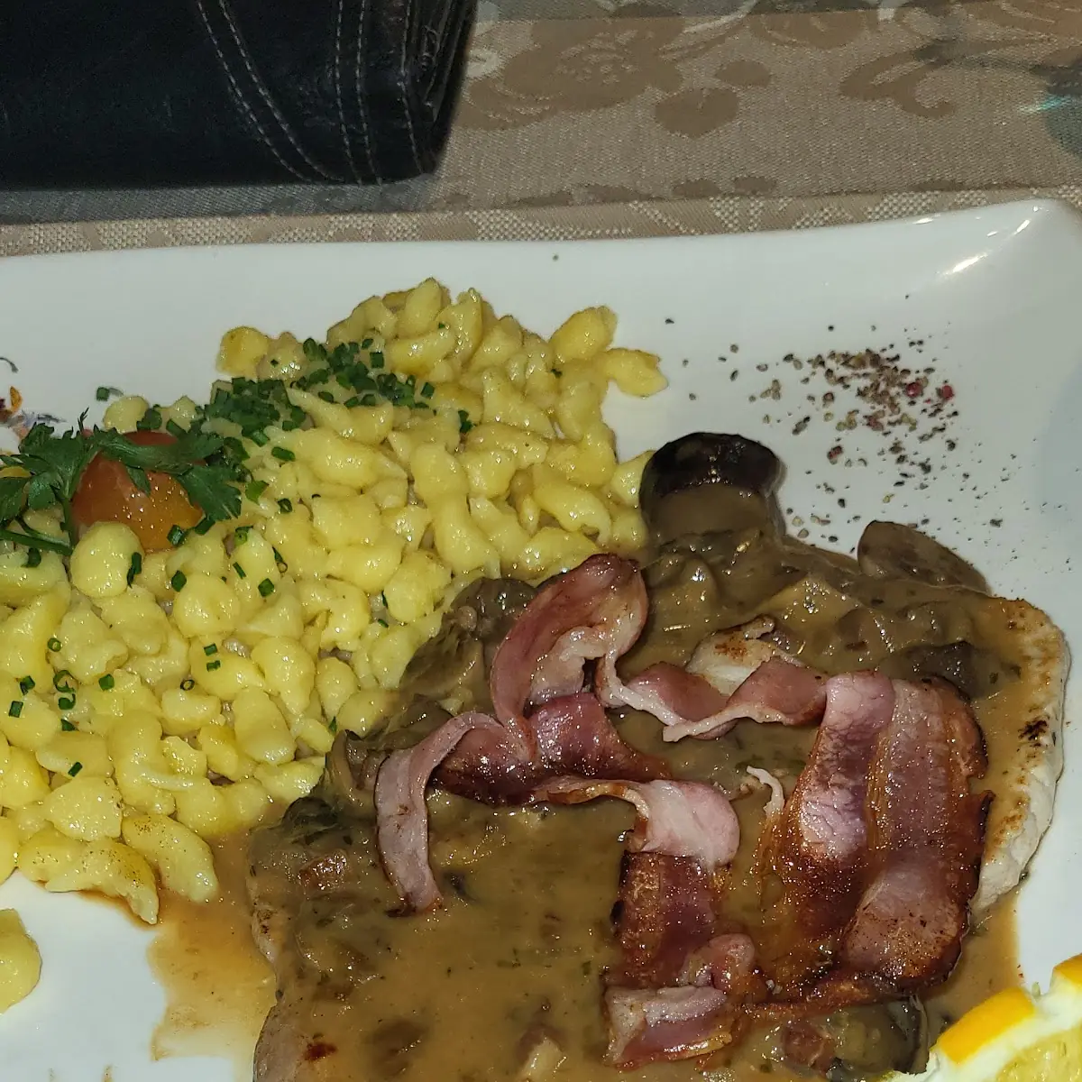 Jägerschnitzel Mit Spätzle