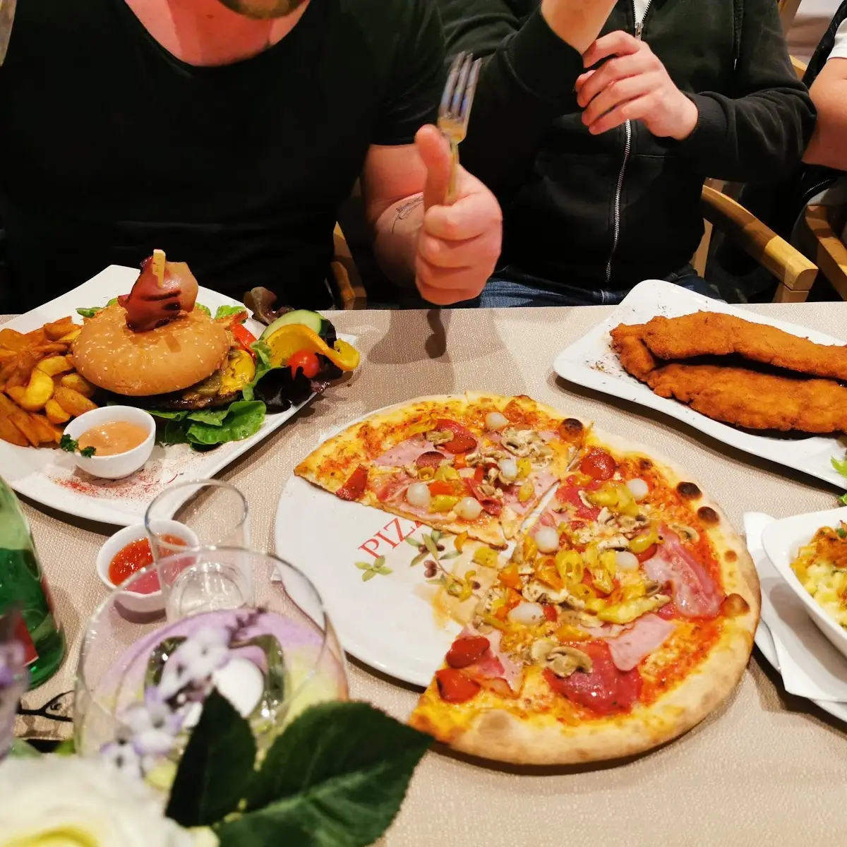 Pizza Und Schnitzel
