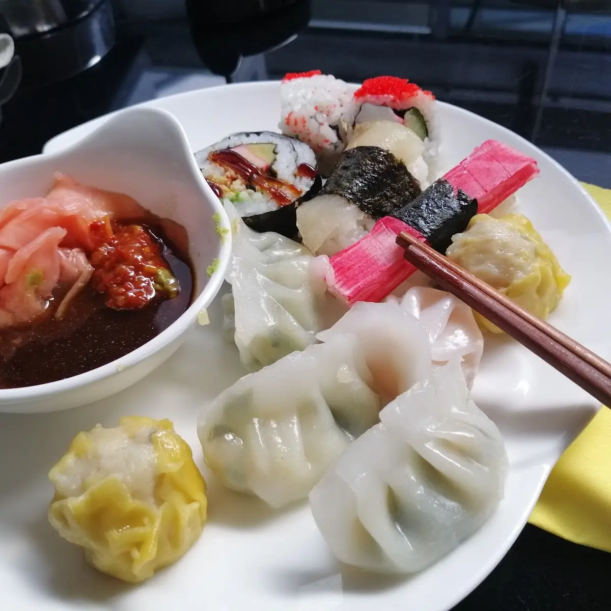 Dimsum Uns Sushi