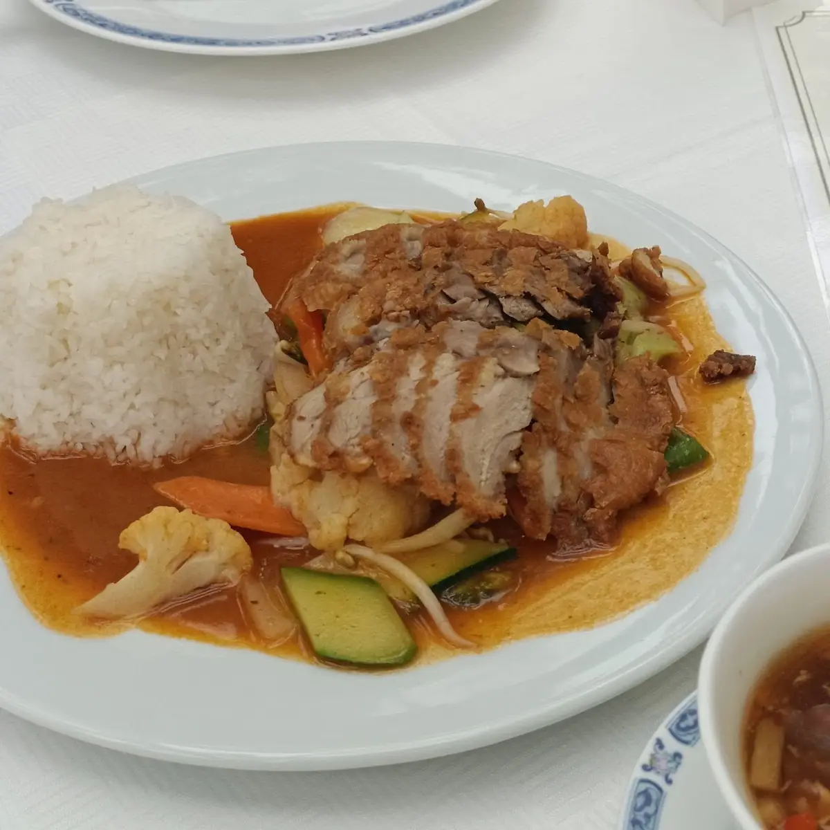 Knusprig Gebratene Ente Auf Thai Curry