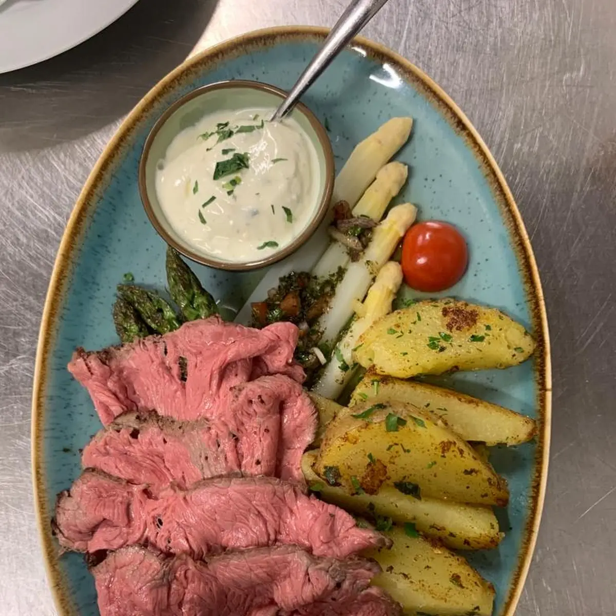 Frischer Spargel Mit Roastbeef