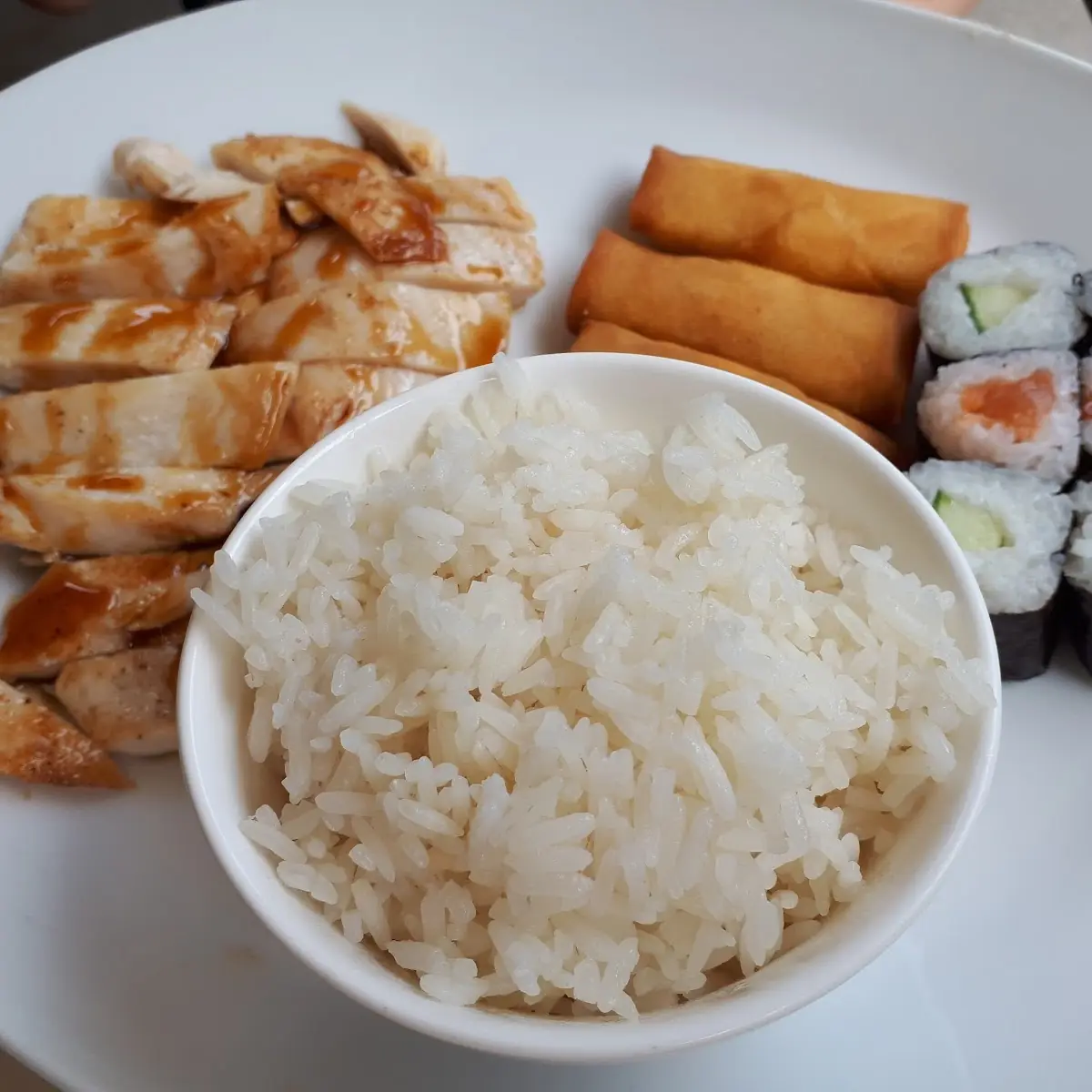 Hühnerschnitzl Natur Frühlingsrolle Maki