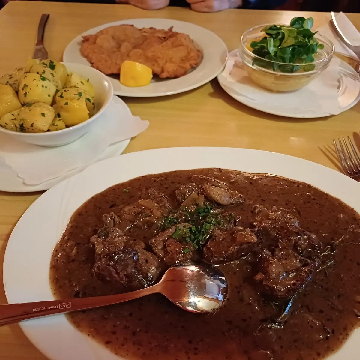 Hühnerleber Mit Petersilkartoffeln