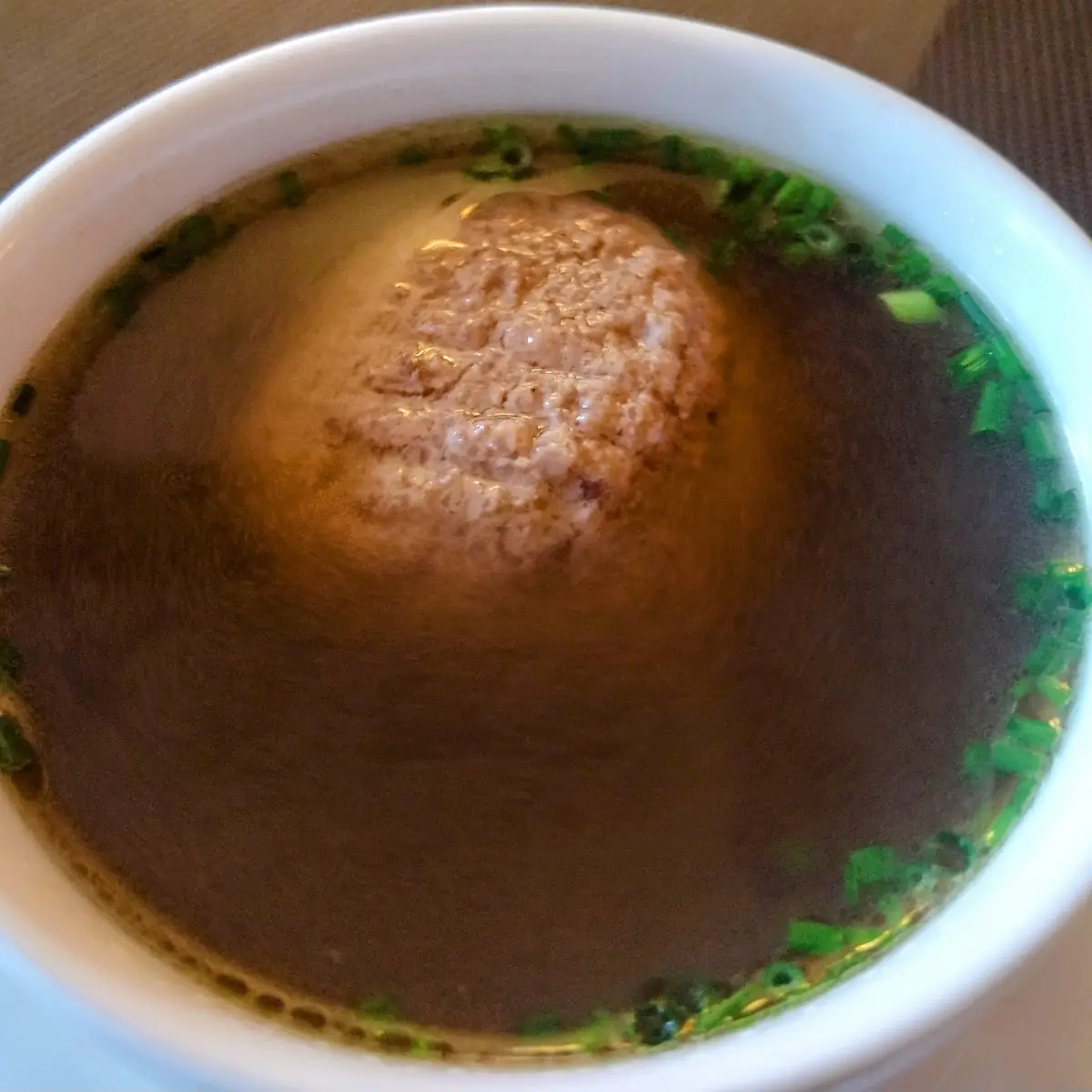 Leberknödelsuppe