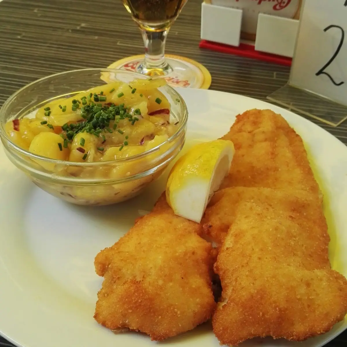 Dorsz Smażony Z Kartoffelsalat