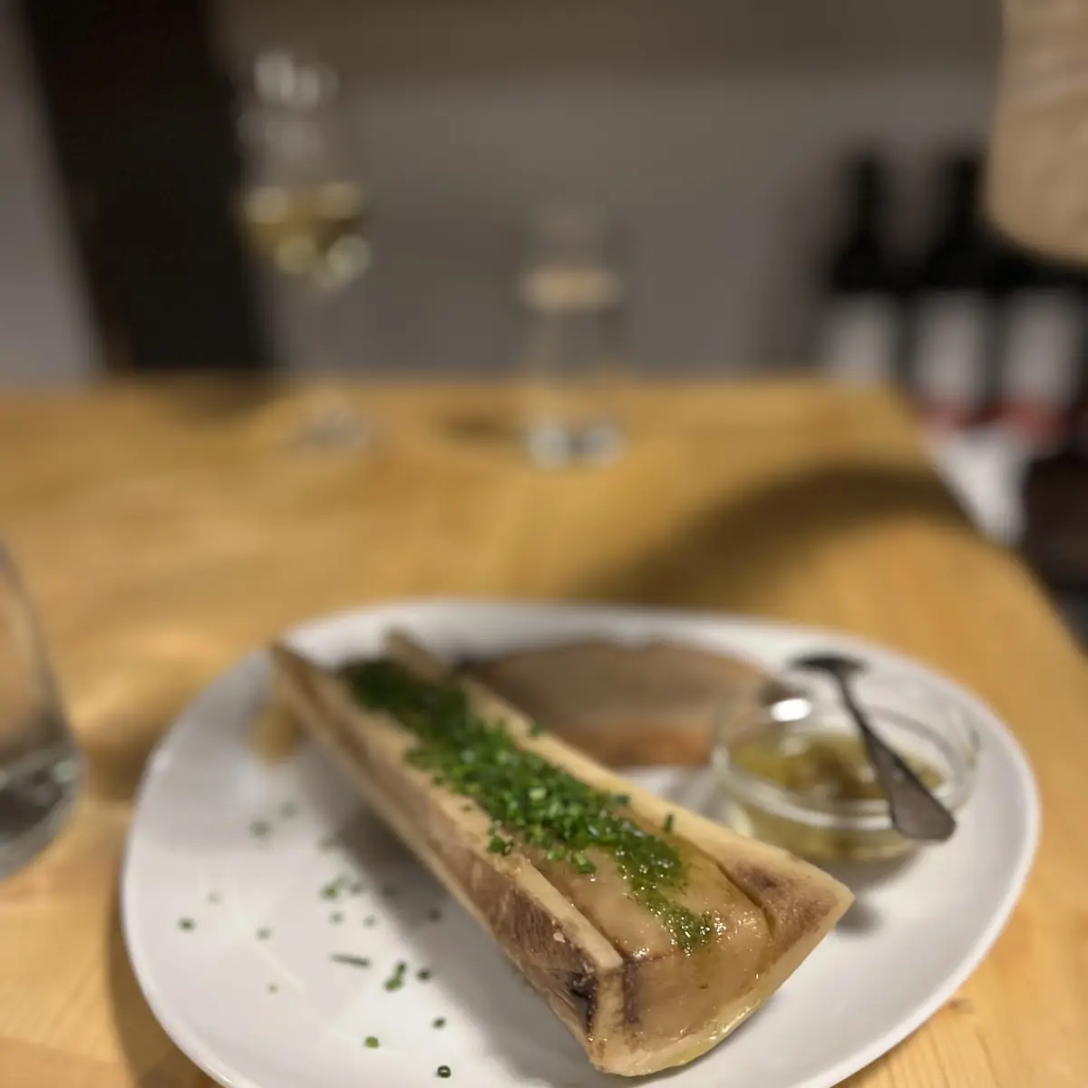 Bone Marrow with Garlic Oil and Bread