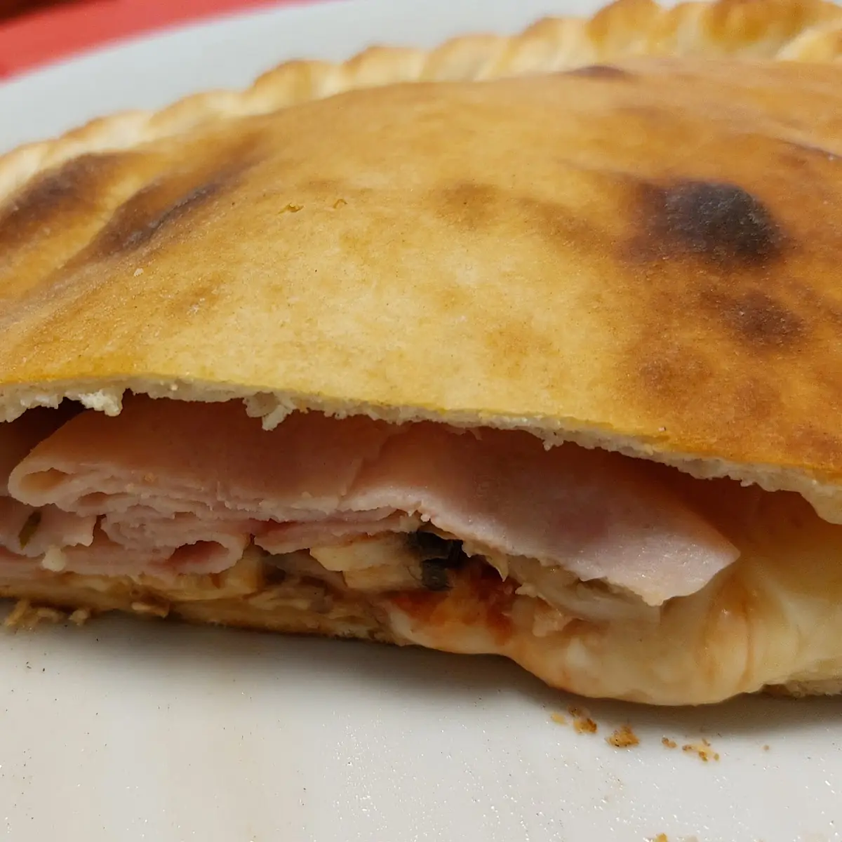 Calzone Gefüllt