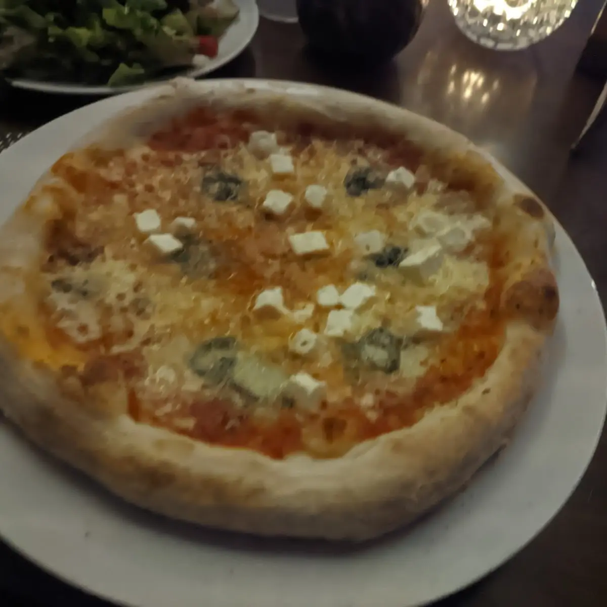 Quattro Formaggiopizza