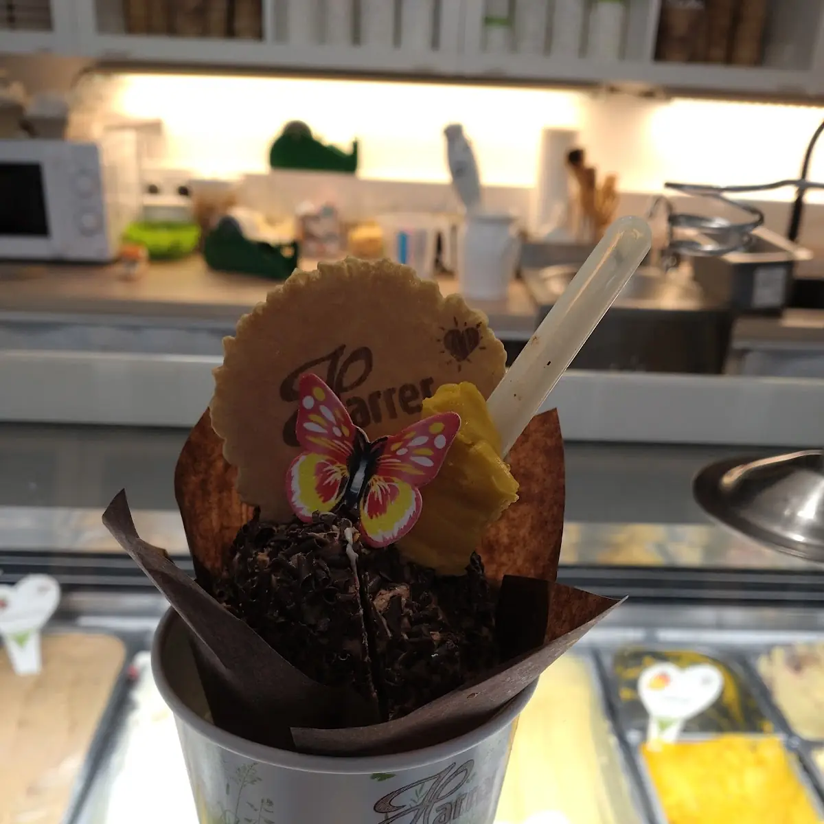 Pistazien-marzipan Eisknödel