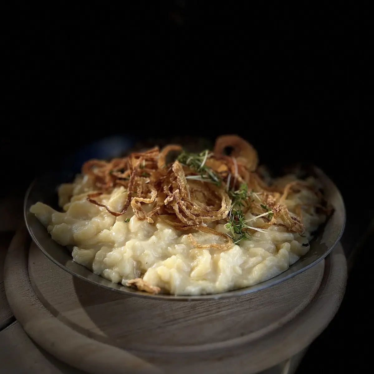 Kaaspazlen Mit Röstzwiebel