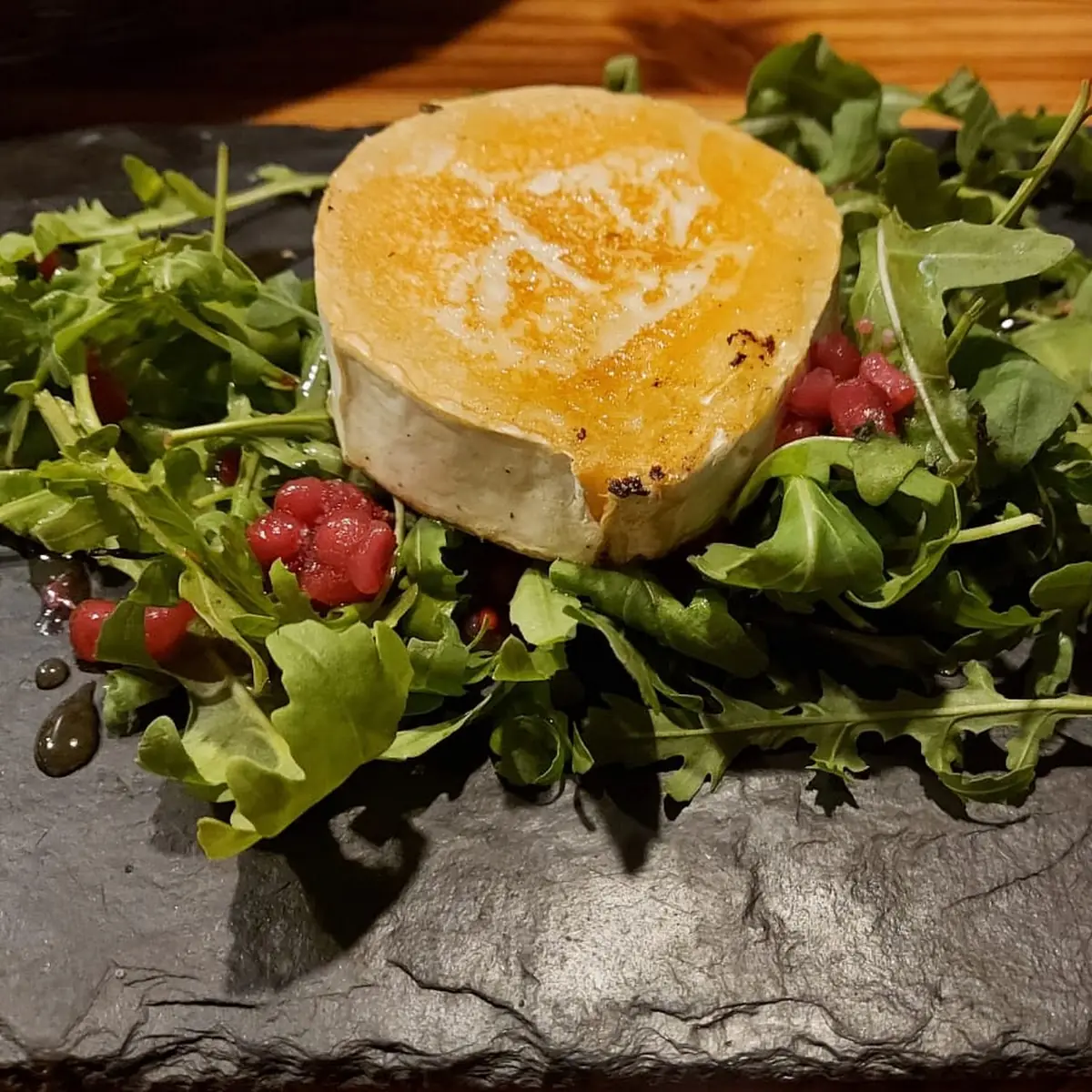Gegrillter Ziegenkäse