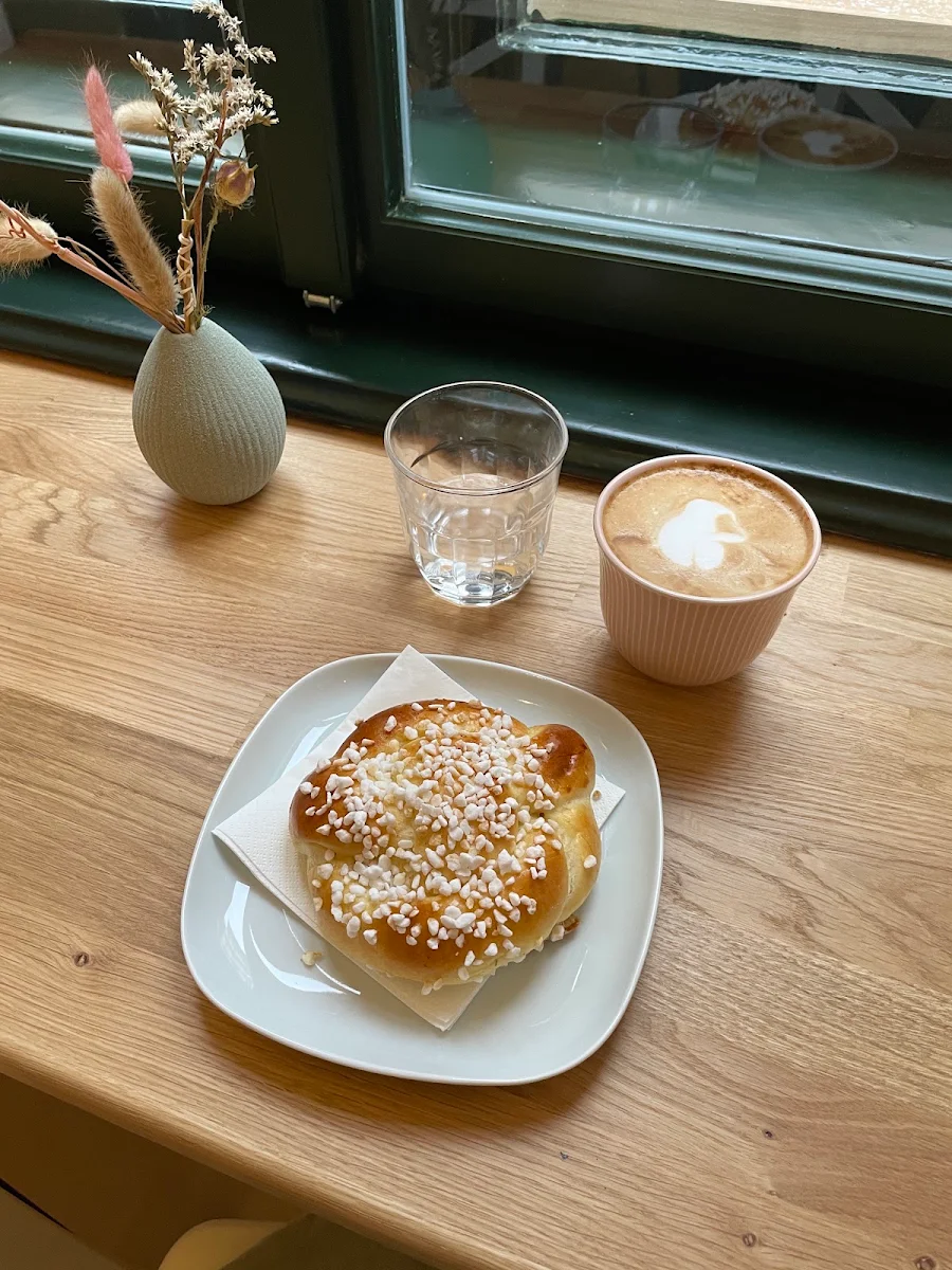 Kaffee Und Kipferl