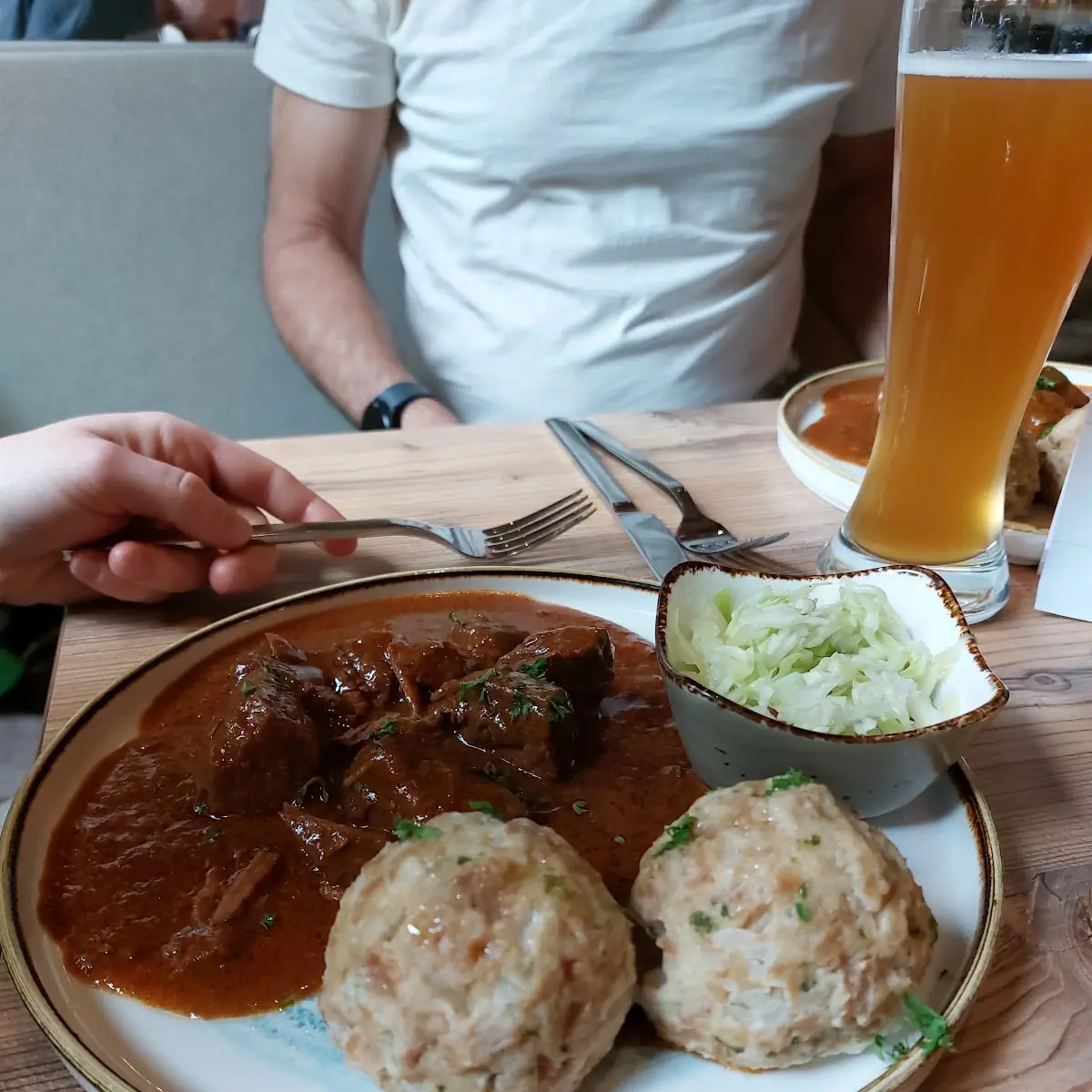 Gulasch Mit Semmelknödeln