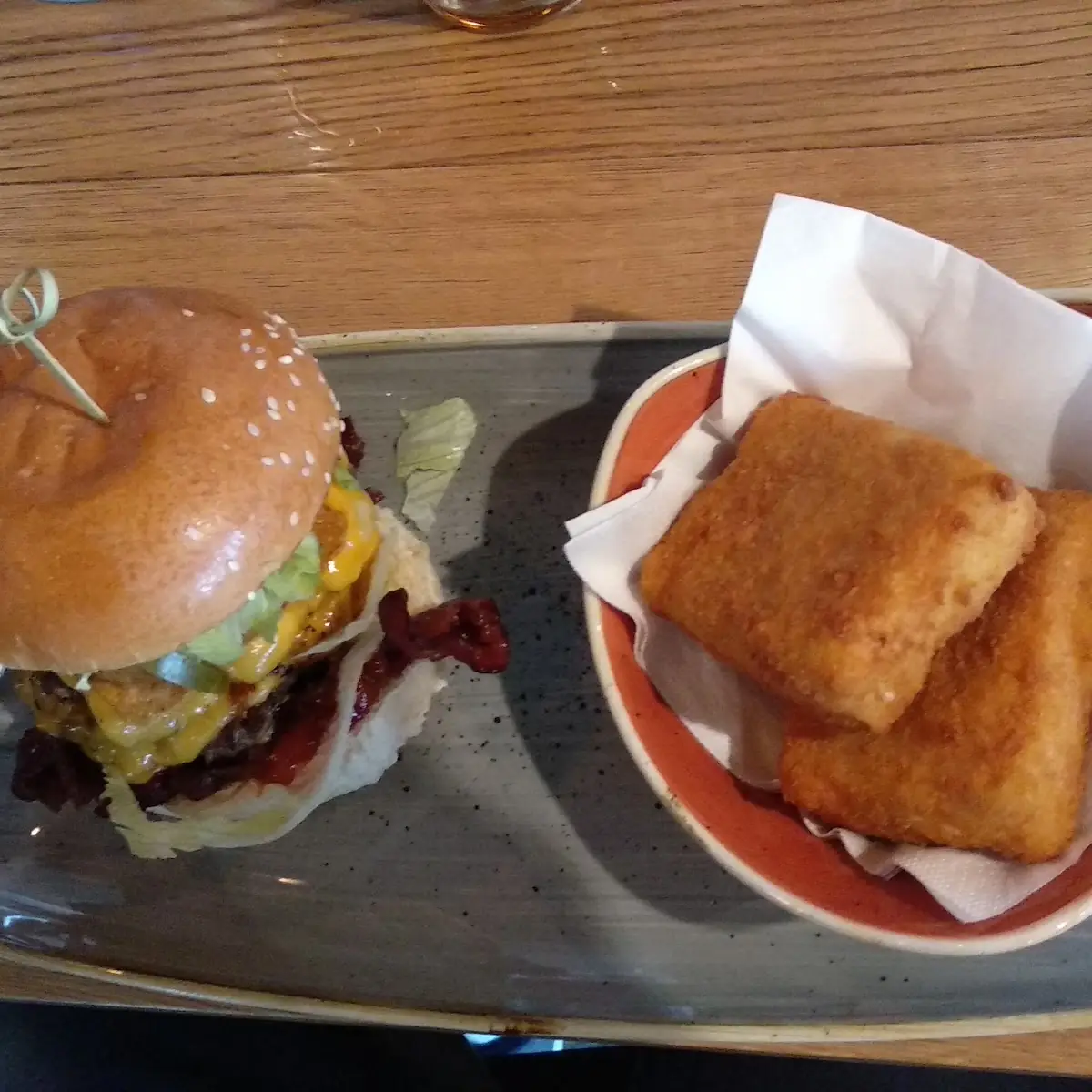 Mustang Island Mit Doppel Beef Und Als Beilage Mac'n Cheese