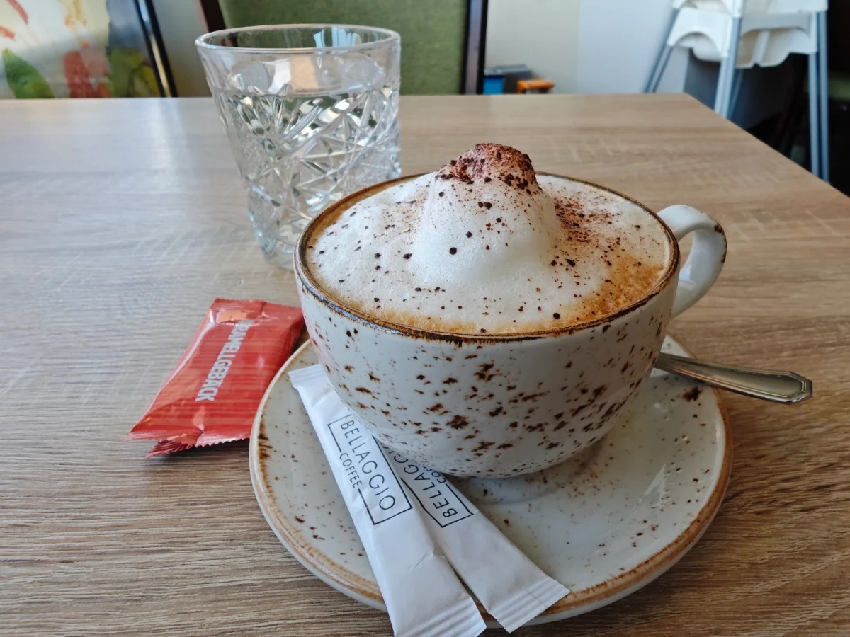 Cappuccino Groß