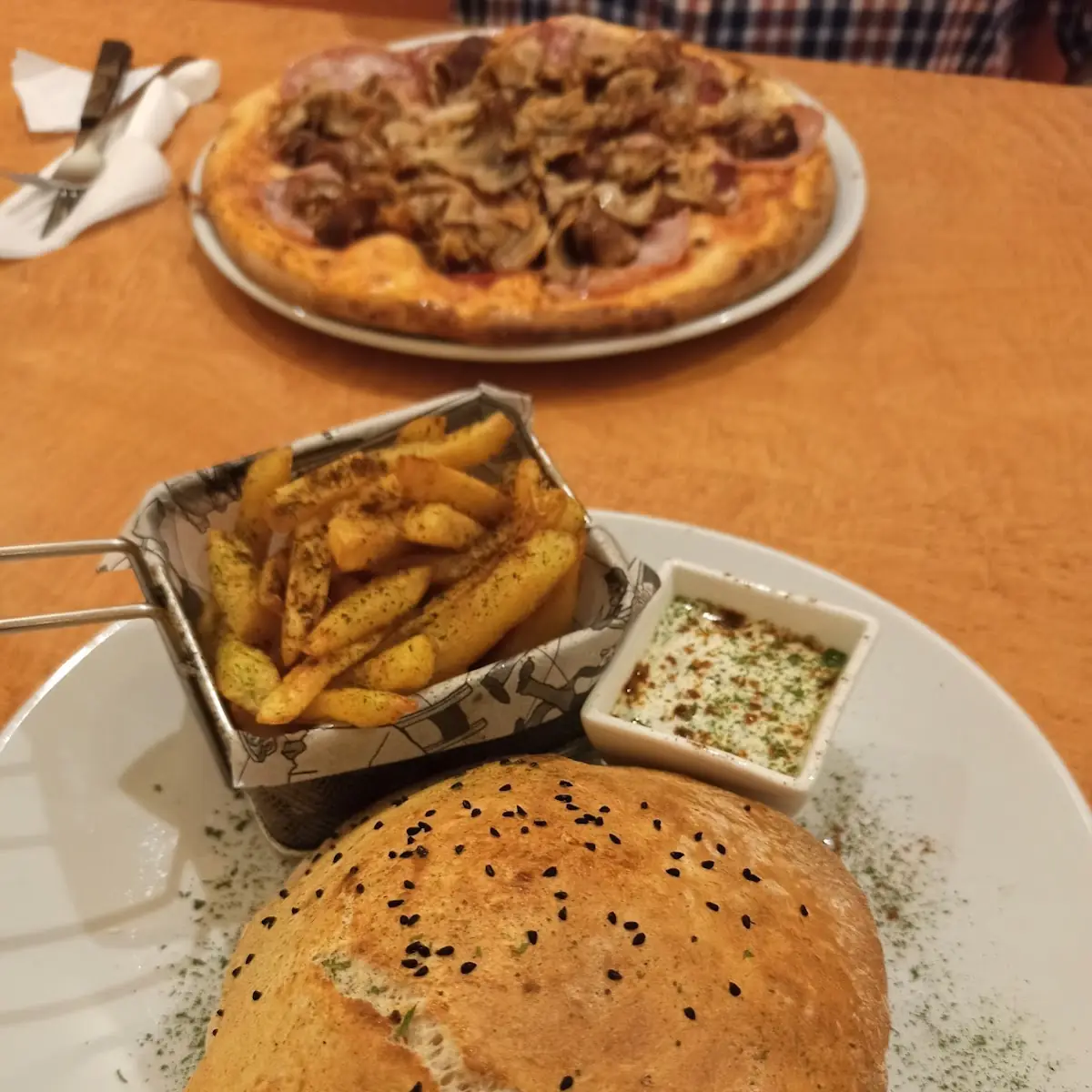 Deniz Burger
