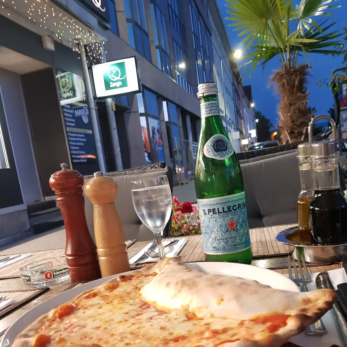 Pizza Mezza Luna