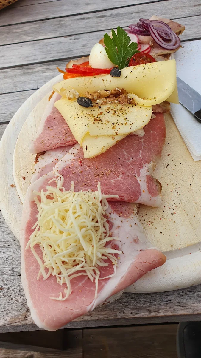 Bradschinken Garniert