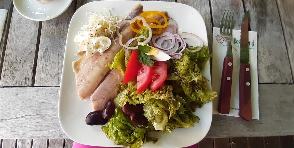 Geräuchertes Forellenfilet Garniert