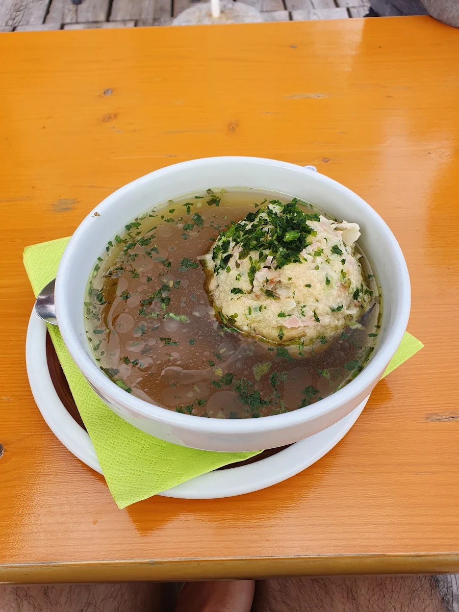 Suppe Mit Tirolerknödel