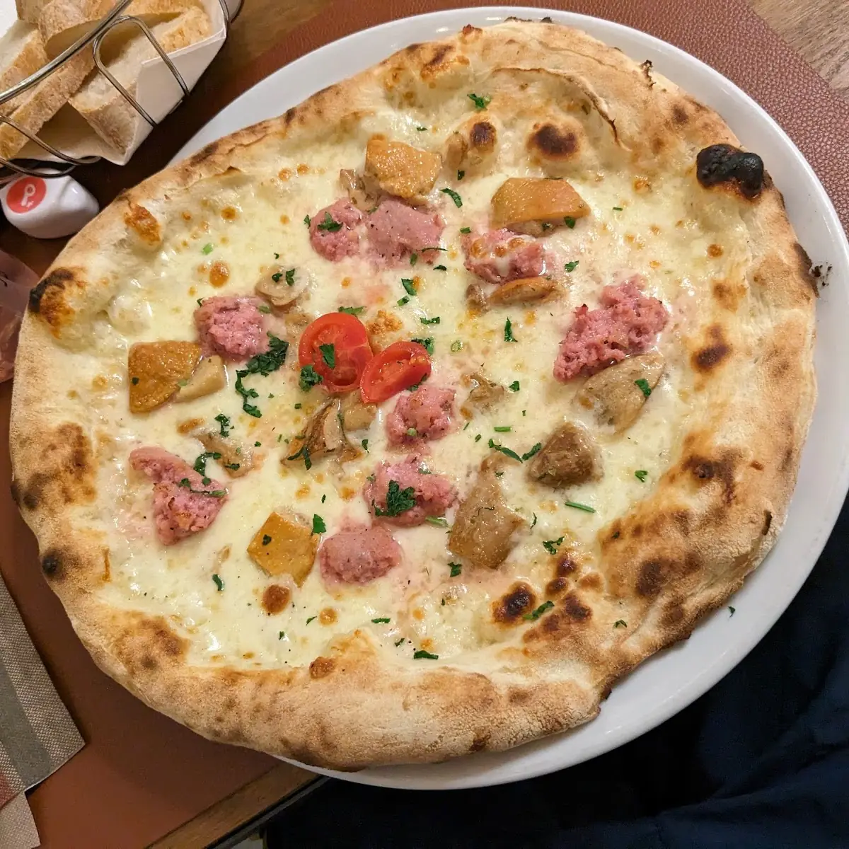 Pizza Steinpilz-italienische Wurst