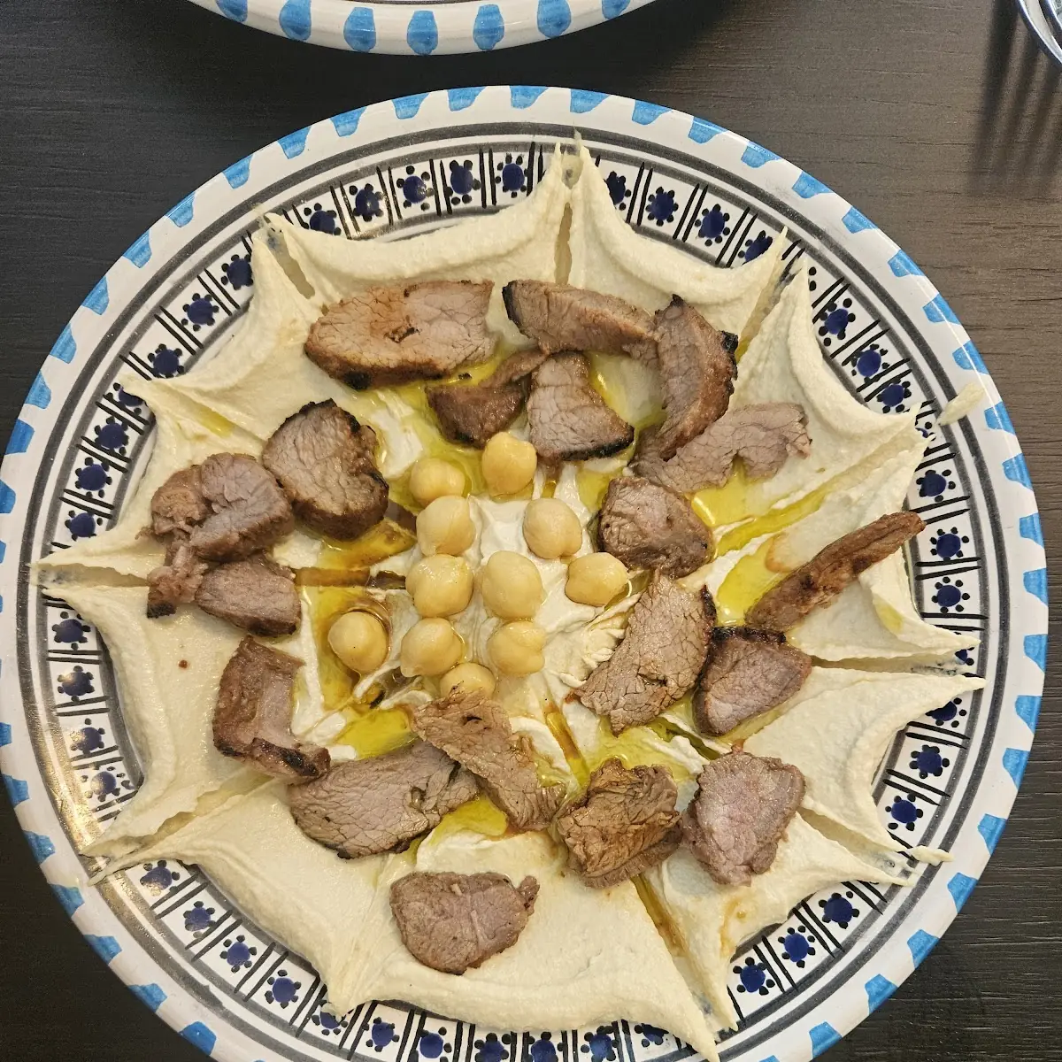 Humus Bil Lahma