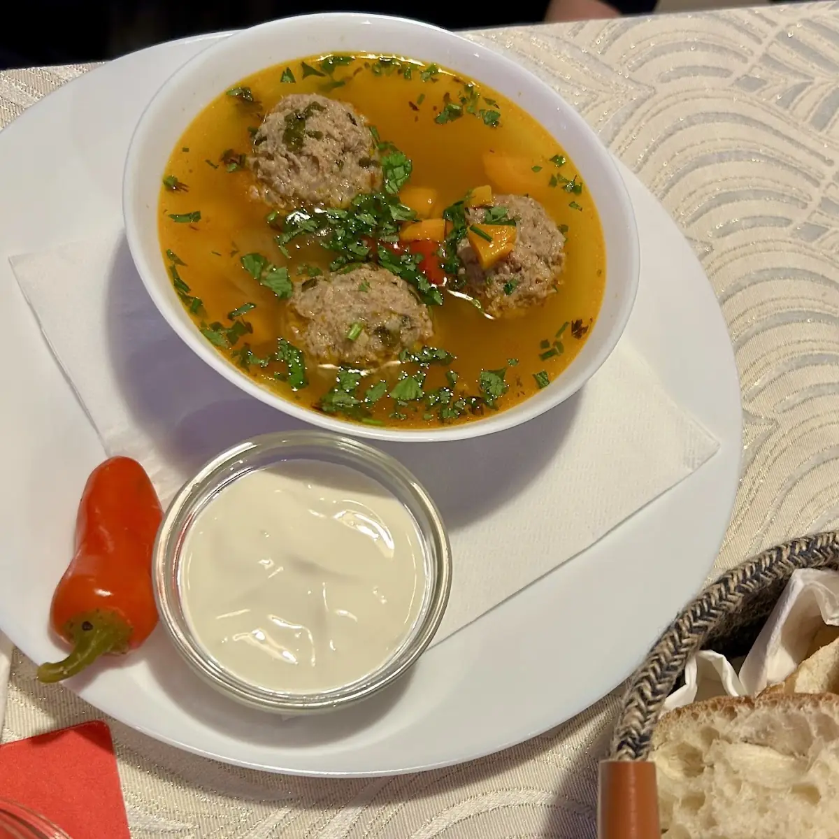 Ciorba De Perisoare – Fleischklößchensuppe