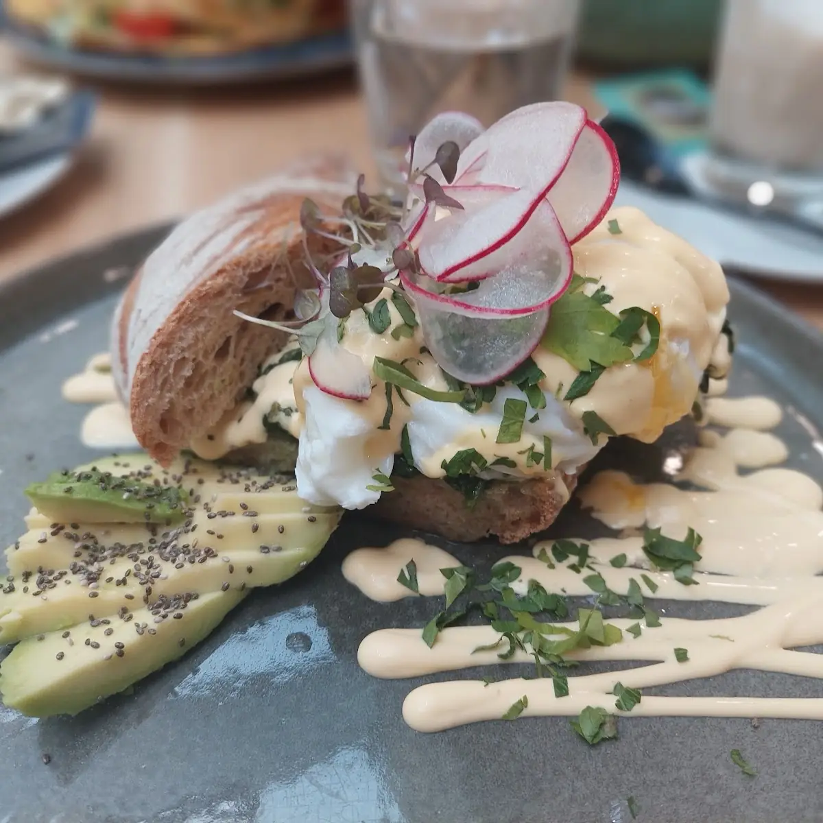 Avocadobrot Mit Ei