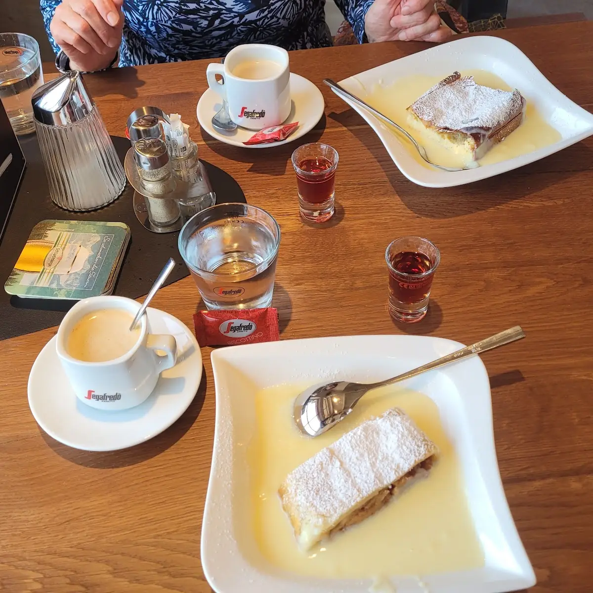 Apfelstrudel Mit Vanillesoße
