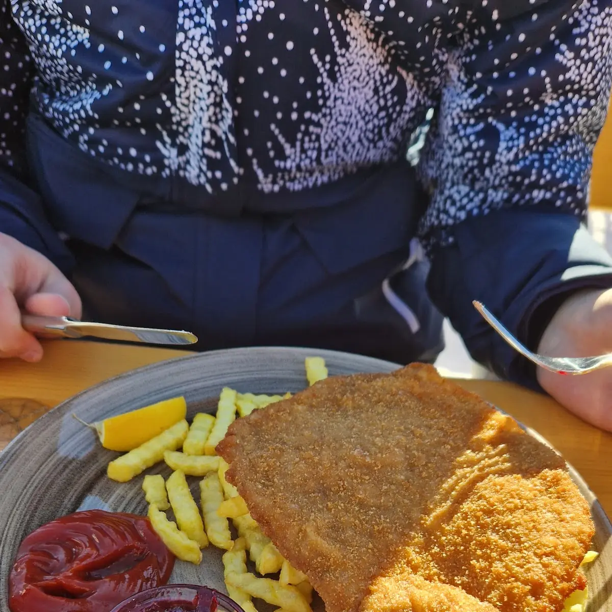 Bauern Cordon Bleu Mit Pommes