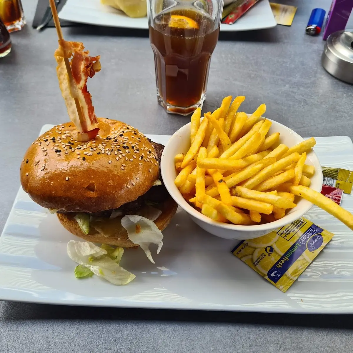 Tiroler Burger Mit Pommes