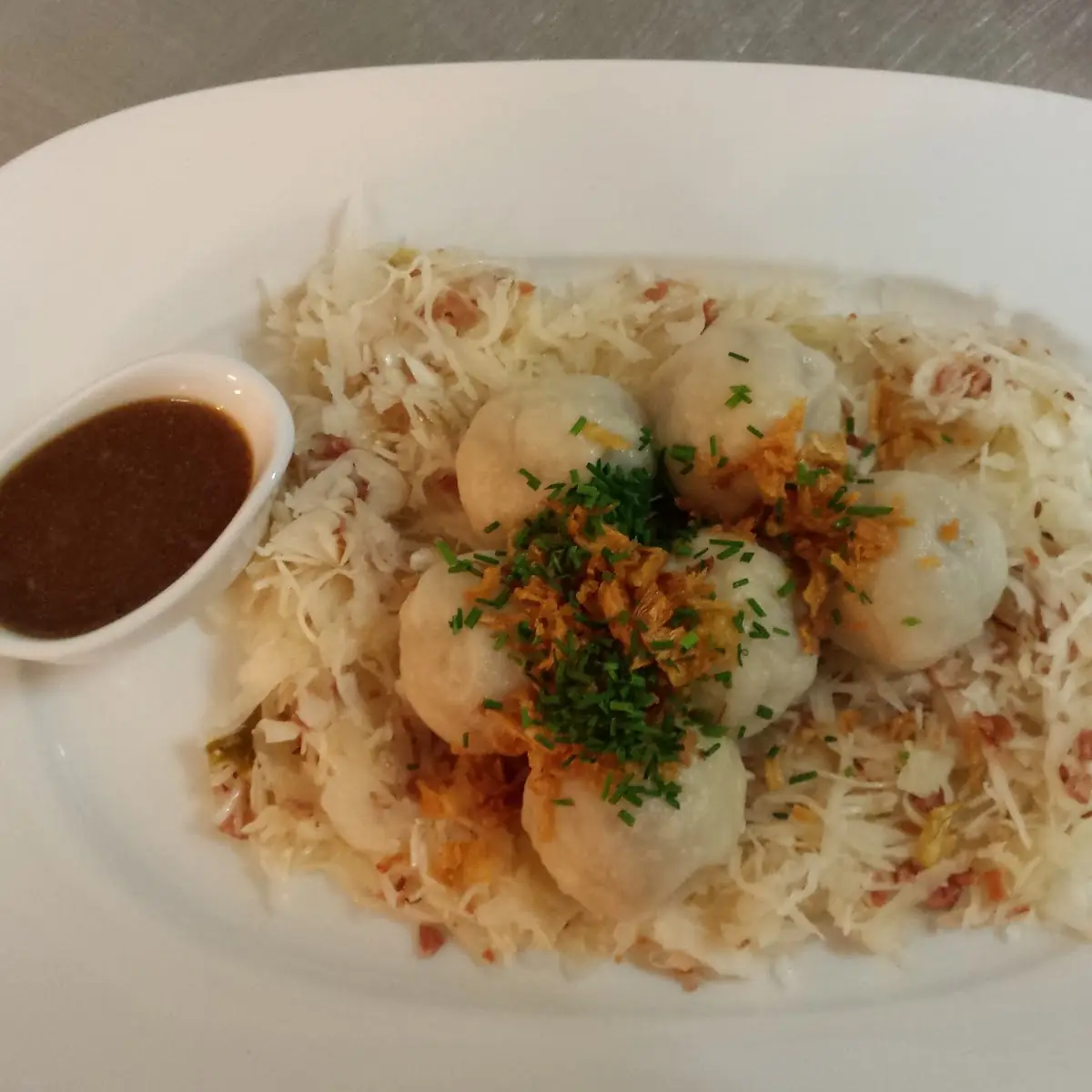 Selchspeckknödel Mit Speckkrautsalat
