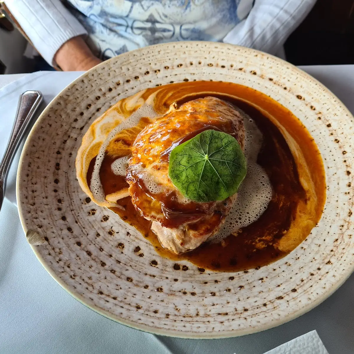 Schweinsschnitzel Gefüllt Mit Pfifferlingen An Paprikarahmsauce