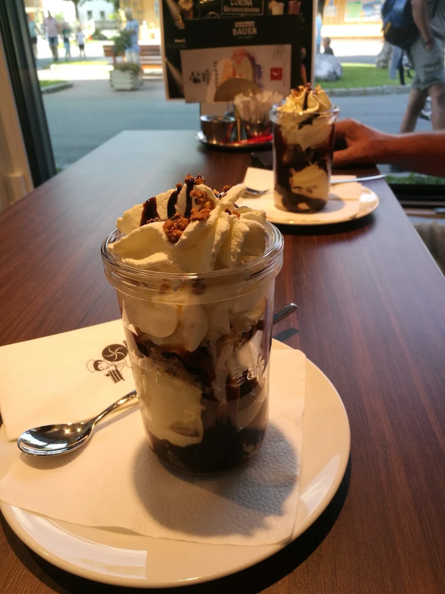 Nuss Eisbecher