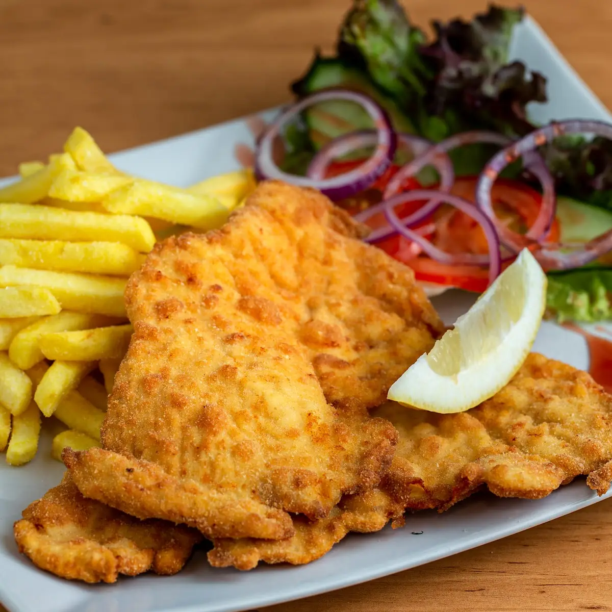 Hühnerrschnitzel Mit Pommes