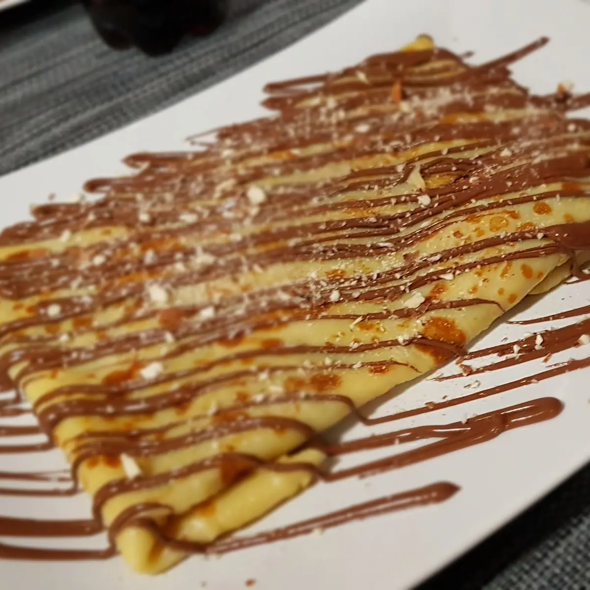 Palatschinken Banane Mandeln Nutella