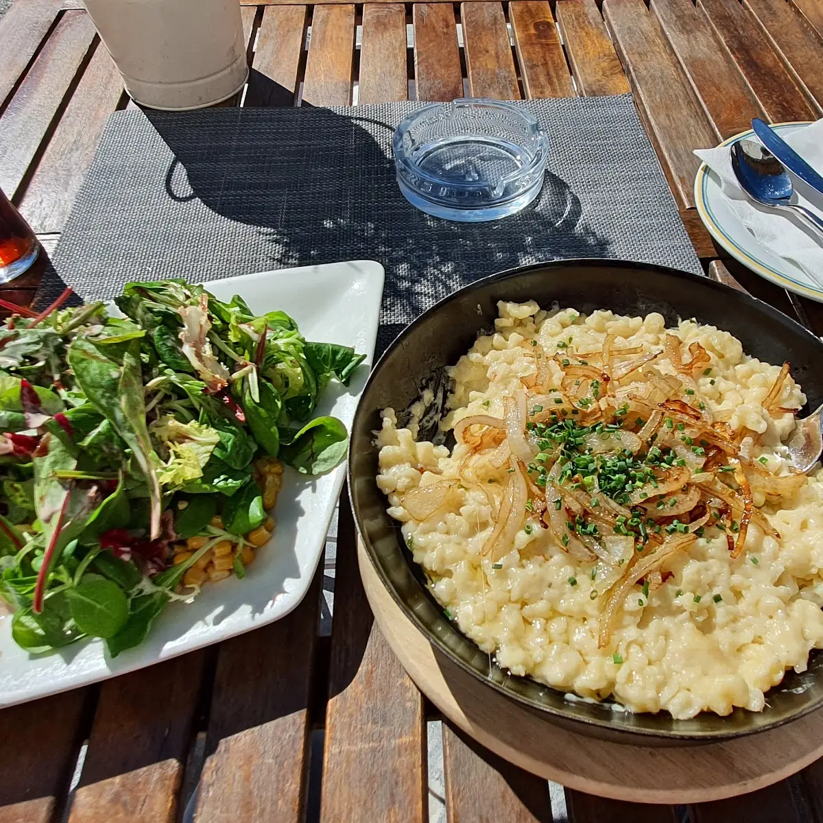Käsespätzle Mit Gemischter Salat Groß