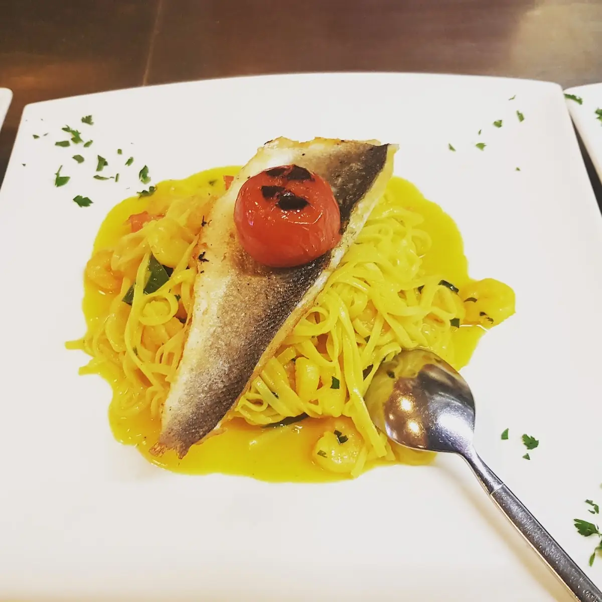 Tagliolini Con Gamberetti E Branzino Alla Griglia