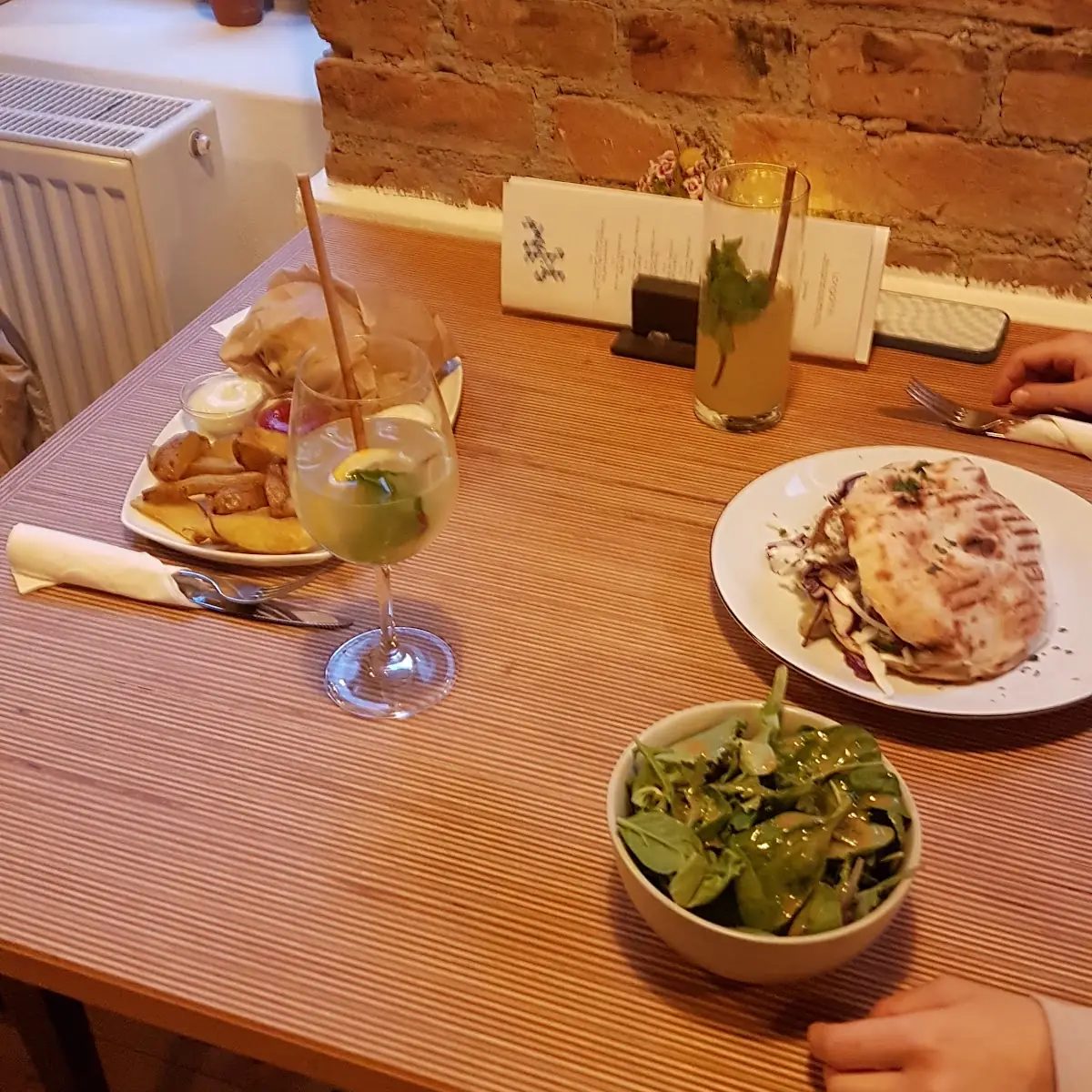 Burger Und Falafel Sandwich