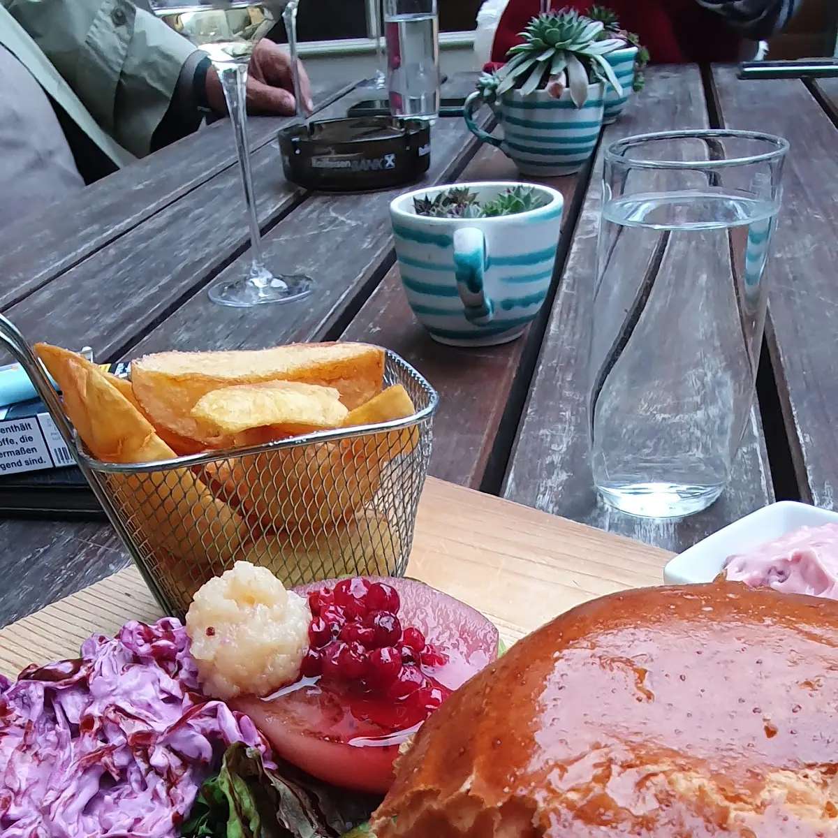 Wildburger Mit Feigen Und Preiselbeermayo