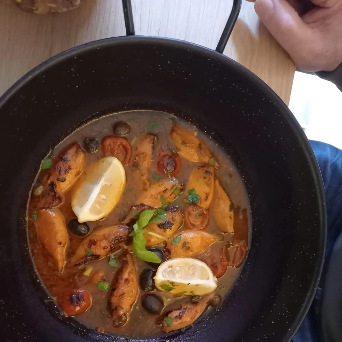 Tintenfisch In Weinsauce