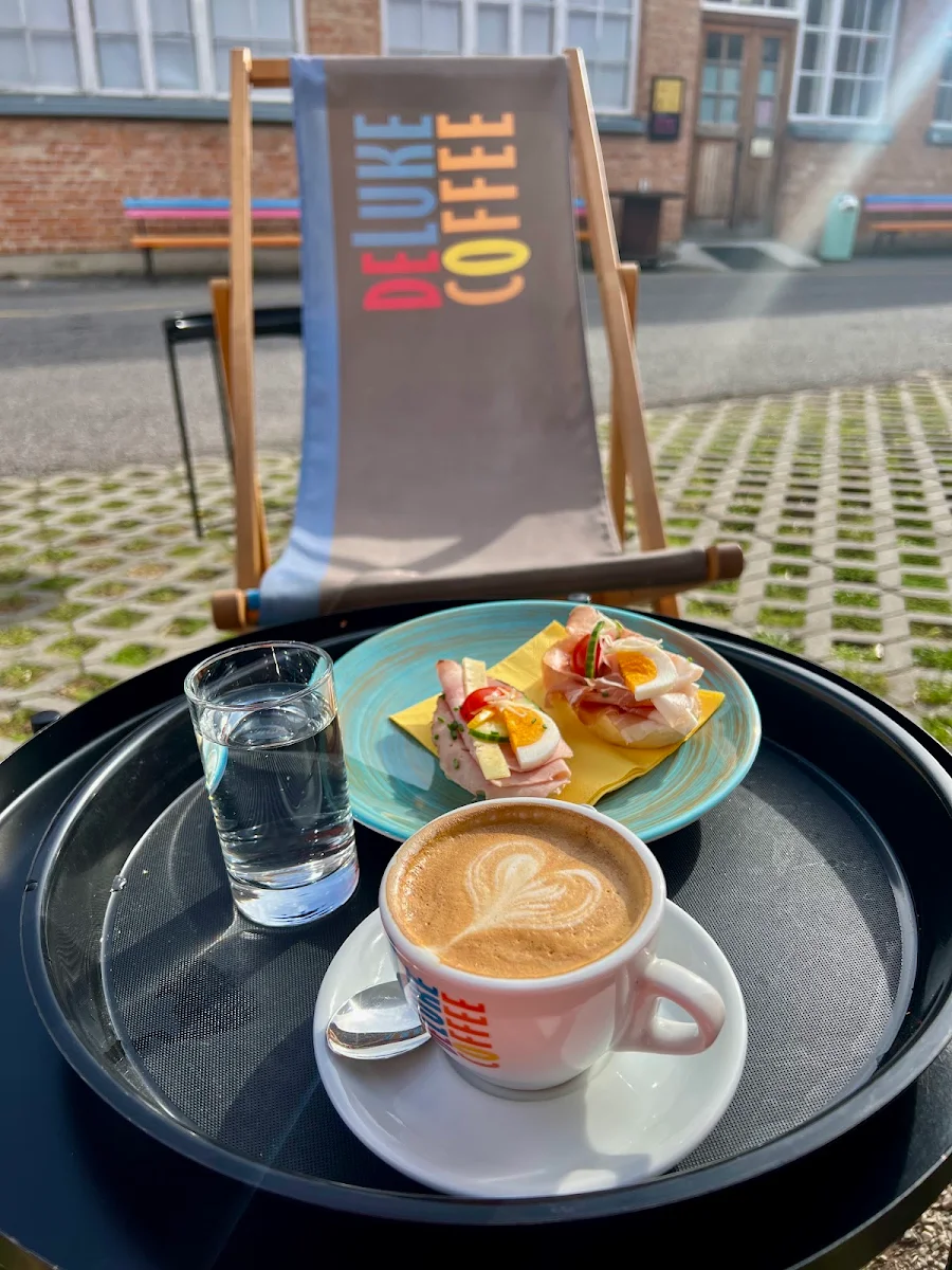 Highlights, Deluke Coffee