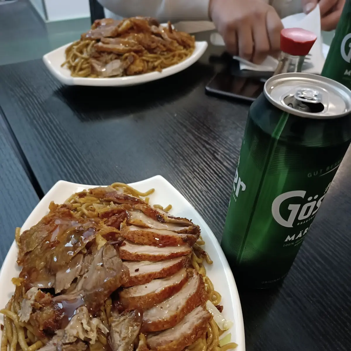 Knusprige Ente Mit Nudeln