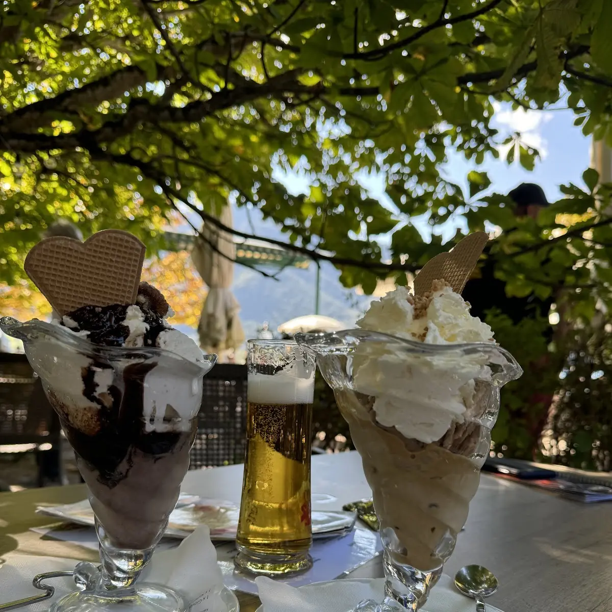 Eisbecher Und Bier