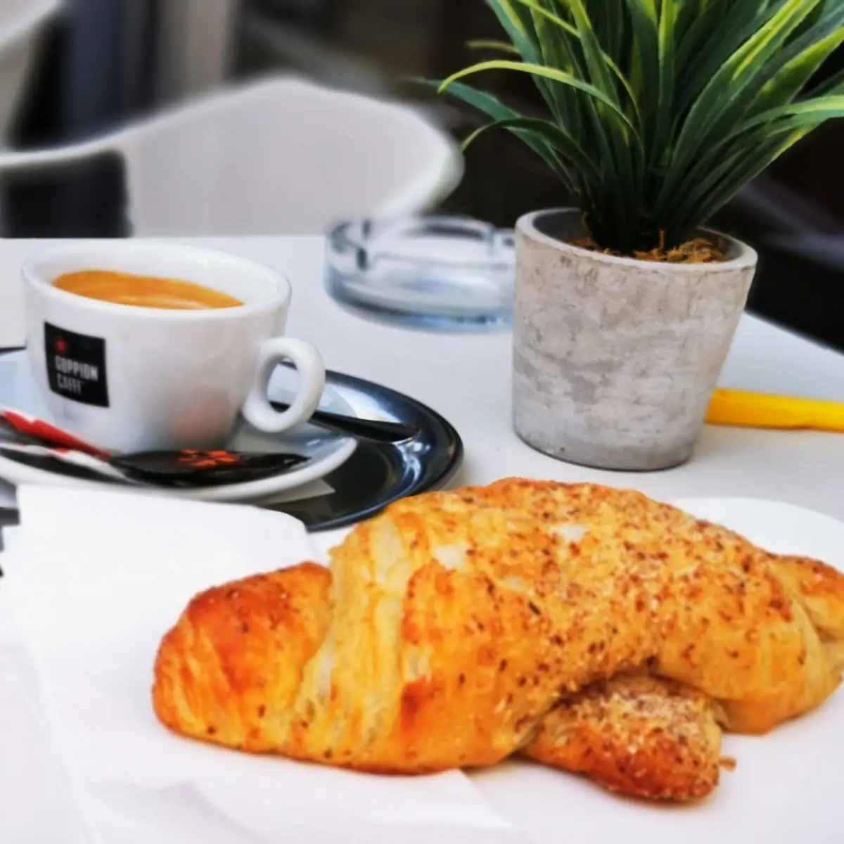 Kaffee Mit Croissant